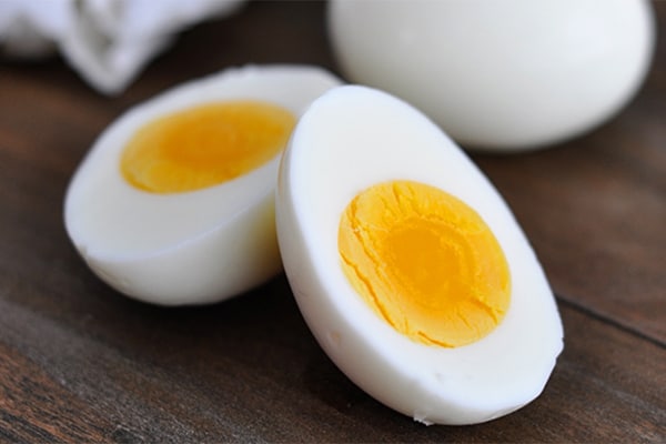 hard-boiled-eggs-600x400